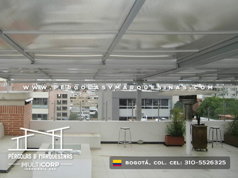 Cubierta metálica en aluminio y policarbonato para terraza de edificio en Bogotá, Colombia. Multicorp Ingeniería SAS. Cubierta metálica en aluminio y policarbonato para terraza de edificio en Bogotá, Colombia. Multicorp Ingeniería SAS.