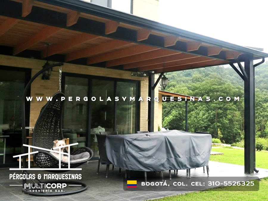 Pérgola metálica en madera para jardín, terraza y exterior en Bogotá, Colombia. Multicorp Ingeniería SAS. Pérgola metálica en madera para jardín, terraza y exterior en Bogotá, Colombia. Multicorp Ingeniería SAS.