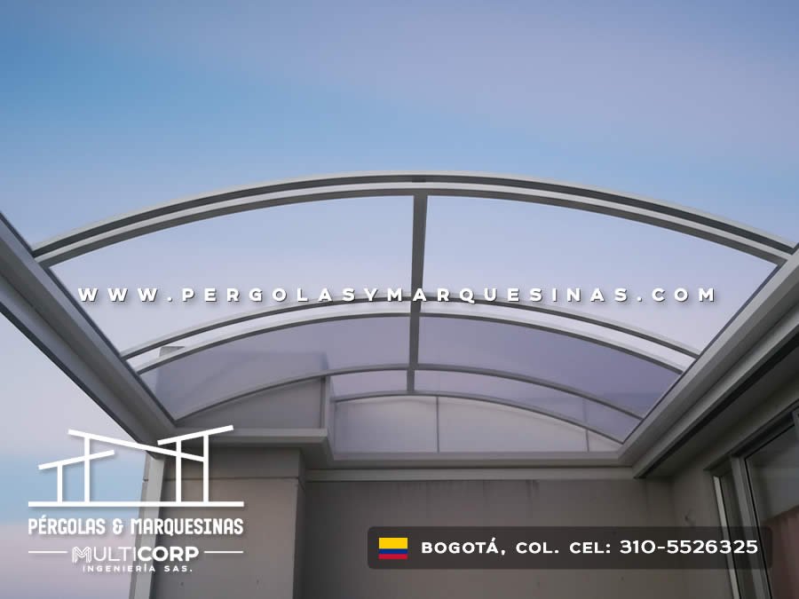 Cubierta de arco múltiple en policarbonato para terraza panorámica en Bogotá, Colombia. Multicorp Ingeniería SAS. Cubierta de arco múltiple en policarbonato para terraza panorámica en Bogotá, Colombia. Multicorp Ingeniería SAS.