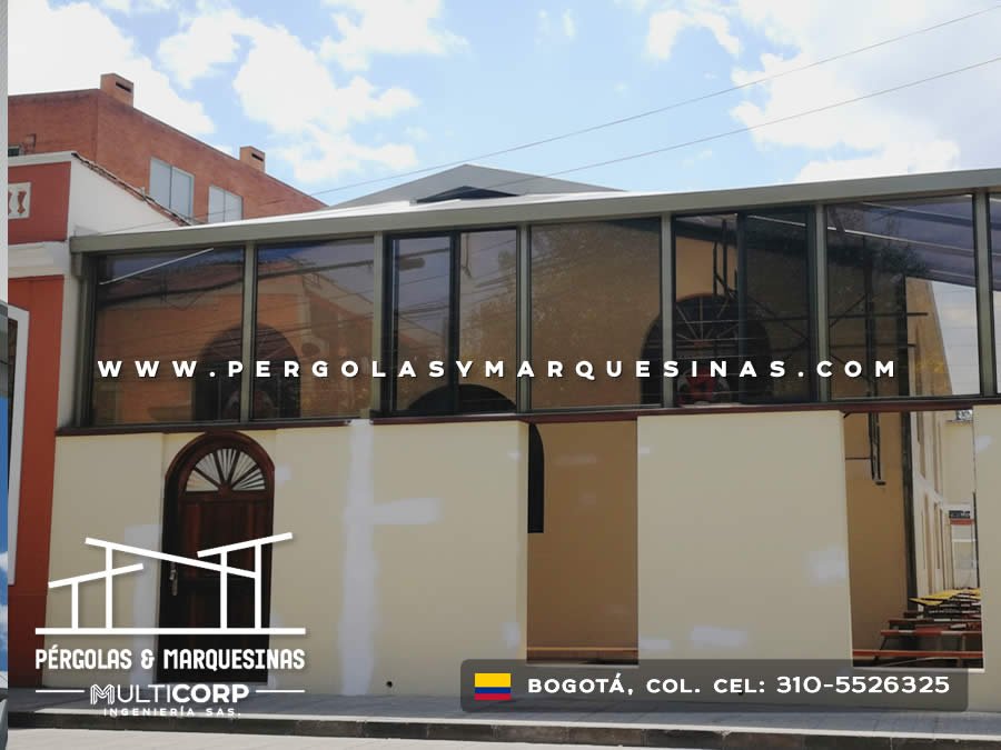 Cerramiento metálico con vidrio para terraza de vivienda residencial en Bogotá, Colombia. Multicorp Ingeniería SAS. Cerramiento metálico con vidrio para terraza de vivienda residencial en Bogotá, Colombia. Multicorp Ingeniería SAS.