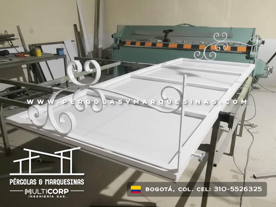 Fabricación de estructura metálica en taller de herrería en Bogotá, Colombia. Multicorp Ingeniería SAS. Fabricación de estructura metálica en taller de herrería en Bogotá, Colombia. Multicorp Ingeniería SAS.