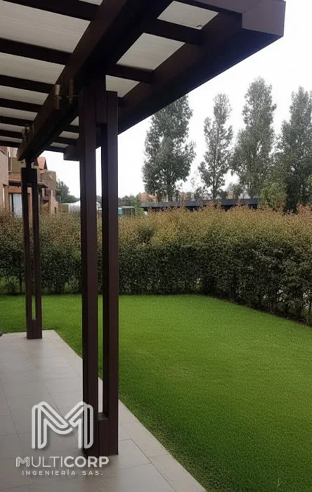 Fabricación y montaje de pérgolas metálicas y marquesinas modernas para casas y apartamentos en Bogotá, Colombia. Multicorp Ingeniería SAS.