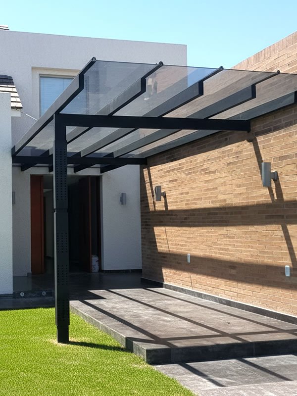 Fabricación de estructuras metálicas para pérgolas, marquesinas, domos y cubiertas en Bogotá, Colombia. Multicorp Ingeniería SAS.