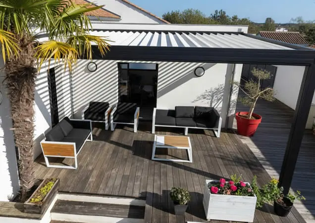 Pérgolas metálicas para patios y terrazas modernas de Casas y Apartamentos en Bogotá, Colombia. Multicorp Ingeniería SAS.