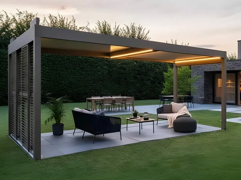 Pérgolas y marquesinas en aluminio y vidrio para fincas y espacios de piscina en Bogotá, Colombia. Multicorp Ingeniería SAS.